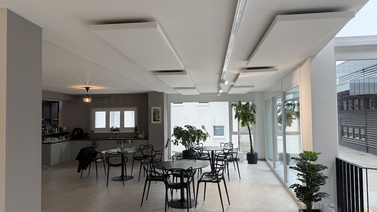 Montage plans panneaux en tasseaux de bois
